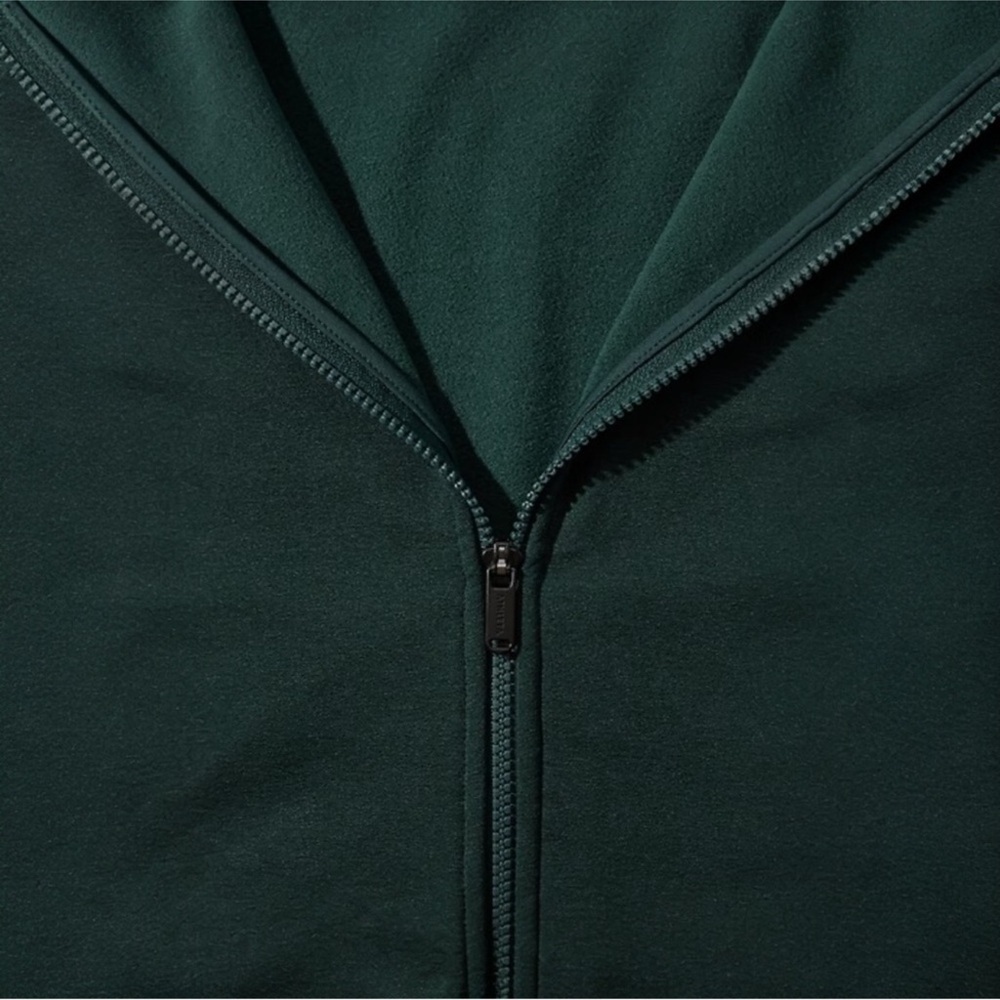 NWT Athleta Altitude Edge Jacket in color Cypress - Picture 3 of 9